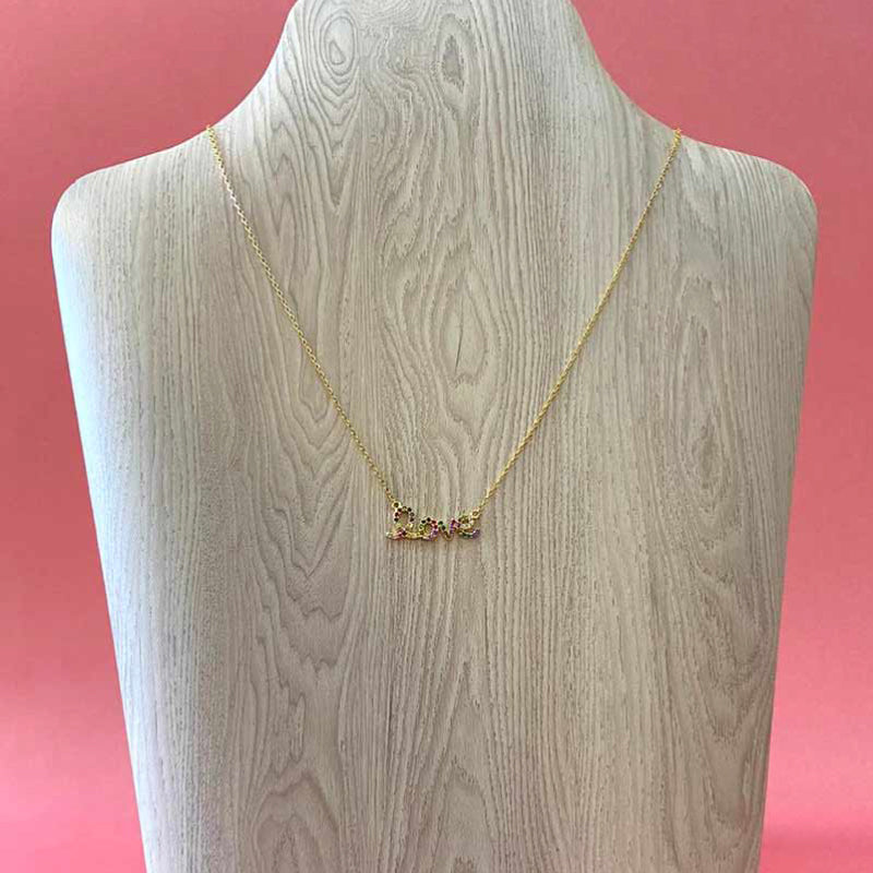 Cadena love hecha a mano