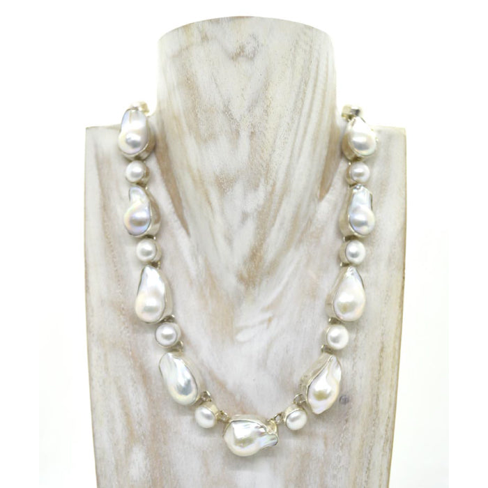 Gargantilla en plata con perlas